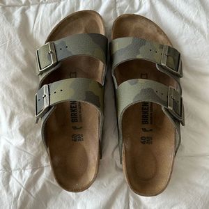 Women’s Birkenstock Arizona: Desert Soil Camouflage Green